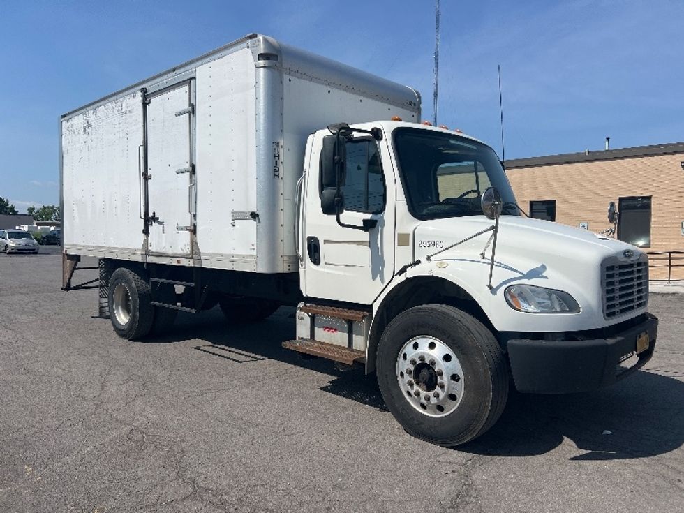 Medium Duty Box Truck-Light and Medium Duty Trucks-Freightliner-2019-M2-Rochester-NY-186,408\n\t\tmiles-$ 32,250 - Image 1