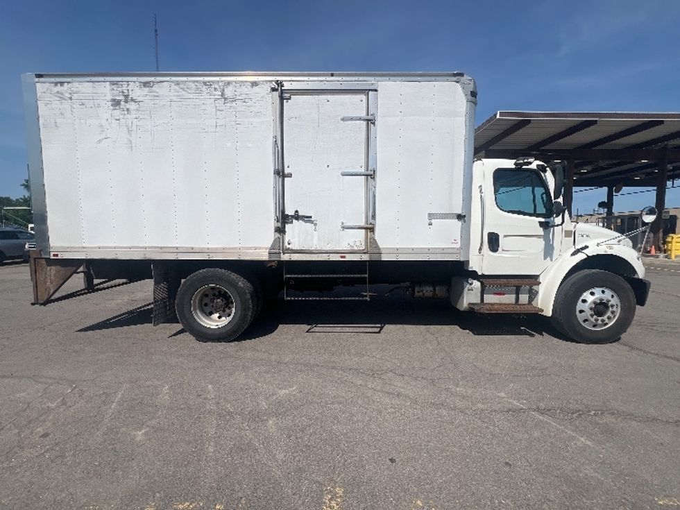 Medium Duty Box Truck-Light and Medium Duty Trucks-Freightliner-2019-M2-Rochester-NY-186,408\n\t\tmiles-$ 32,250 - Image 15