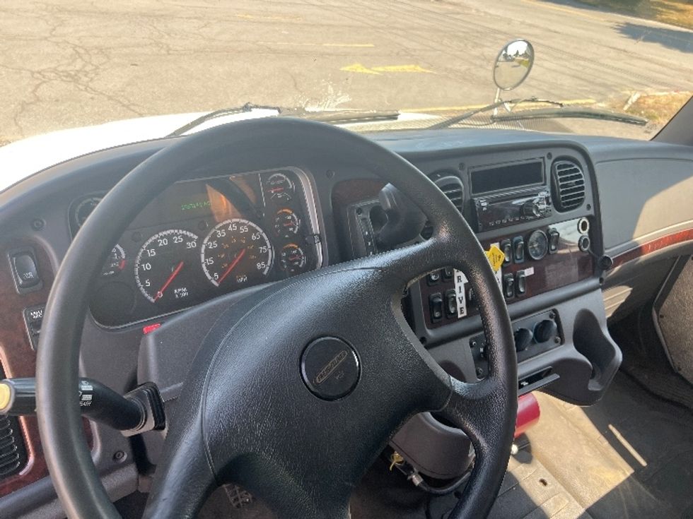 Medium Duty Box Truck-Light and Medium Duty Trucks-Freightliner-2019-M2-Rochester-NY-186,408\n\t\tmiles-$ 32,250 - Image 17