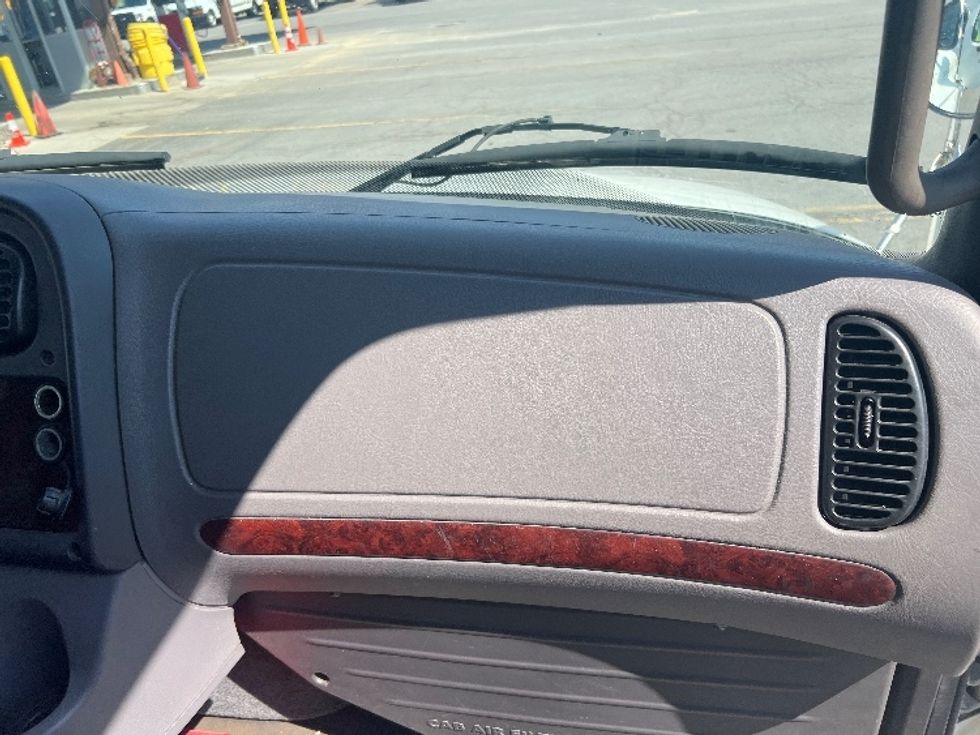 Medium Duty Box Truck-Light and Medium Duty Trucks-Freightliner-2019-M2-Rochester-NY-186,408\n\t\tmiles-$ 32,250 - Image 21