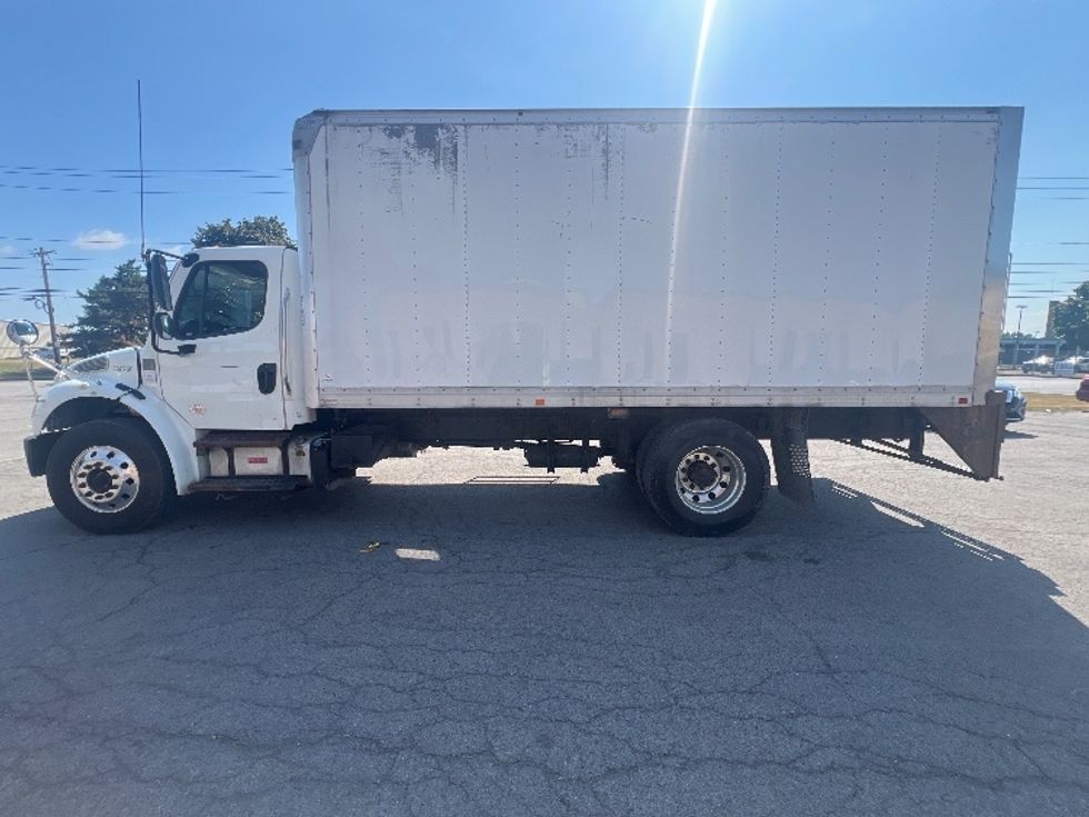 Medium Duty Box Truck-Light and Medium Duty Trucks-Freightliner-2019-M2-Rochester-NY-186,408\n\t\tmiles-$ 32,250 - Image 4