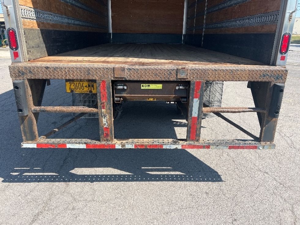 Medium Duty Box Truck-Light and Medium Duty Trucks-Freightliner-2019-M2-Rochester-NY-186,408\n\t\tmiles-$ 32,250 - Image 9