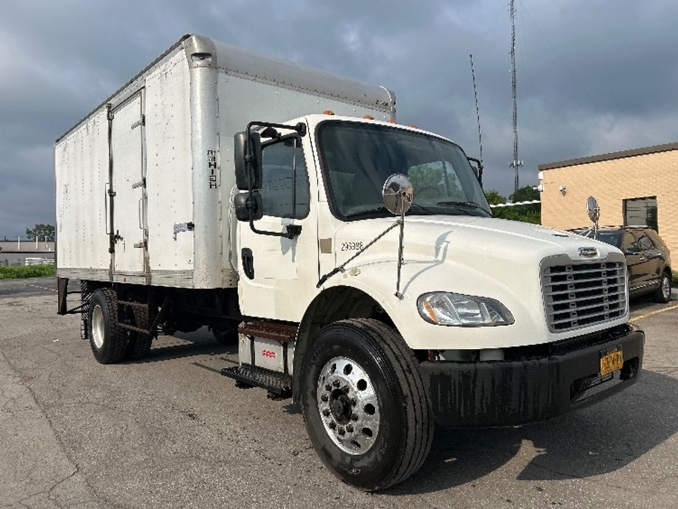 Medium Duty Box Truck-Light and Medium Duty Trucks-Freightliner-2019-M2-Rochester-NY-187,274\n\t\tmiles-$ 33,000 - Image 1