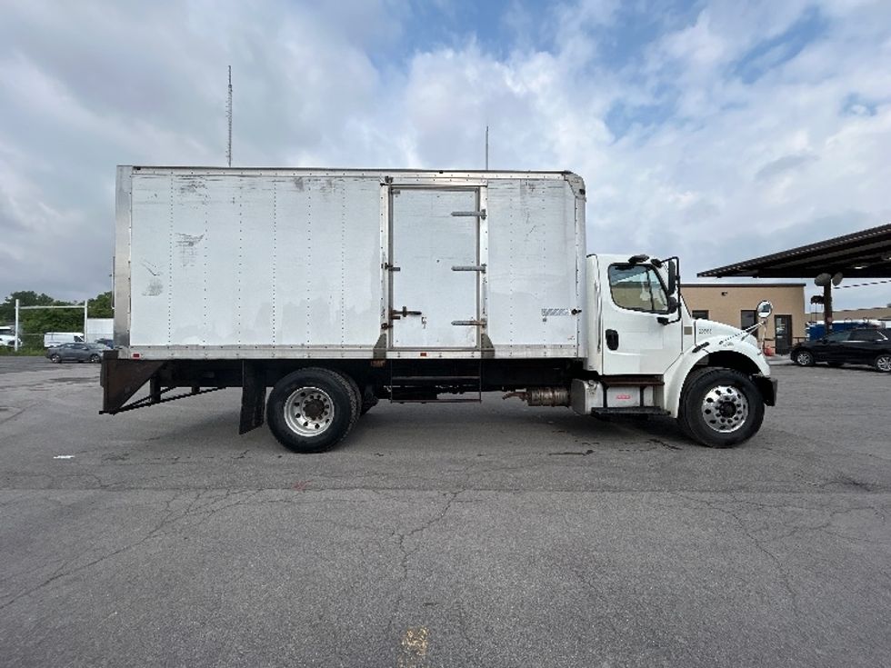 Medium Duty Box Truck-Light and Medium Duty Trucks-Freightliner-2019-M2-Rochester-NY-187,274\n\t\tmiles-$ 33,000 - Image 15