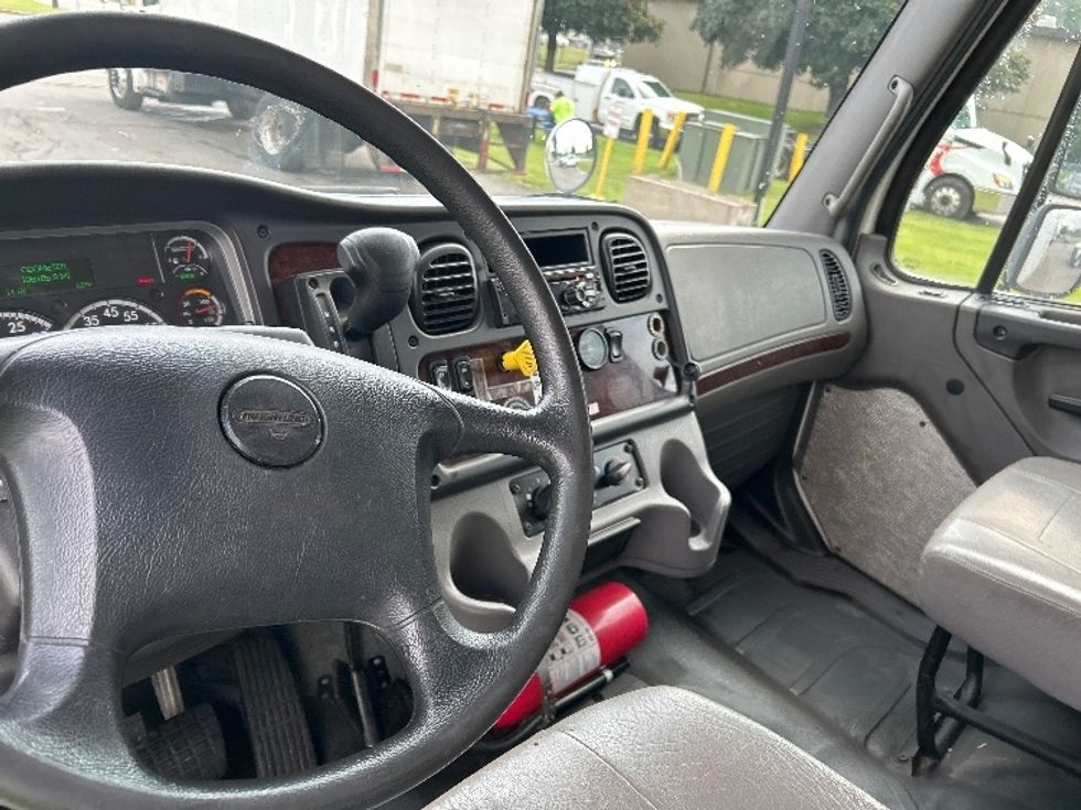 Medium Duty Box Truck-Light and Medium Duty Trucks-Freightliner-2019-M2-Rochester-NY-187,274\n\t\tmiles-$ 33,000 - Image 18