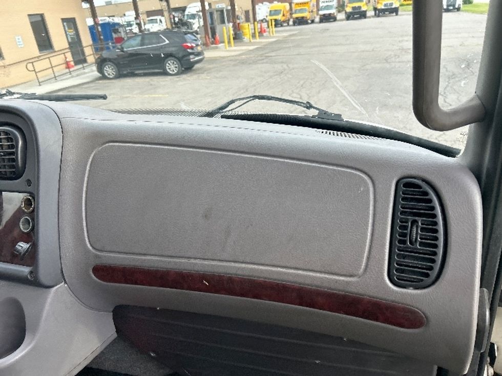 Medium Duty Box Truck-Light and Medium Duty Trucks-Freightliner-2019-M2-Rochester-NY-187,274\n\t\tmiles-$ 33,000 - Image 21