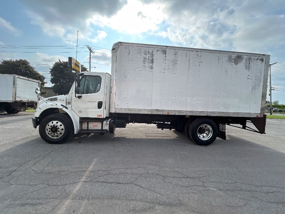 Medium Duty Box Truck-Light and Medium Duty Trucks-Freightliner-2019-M2-Rochester-NY-187,274\n\t\tmiles-$ 33,000 - Image 4