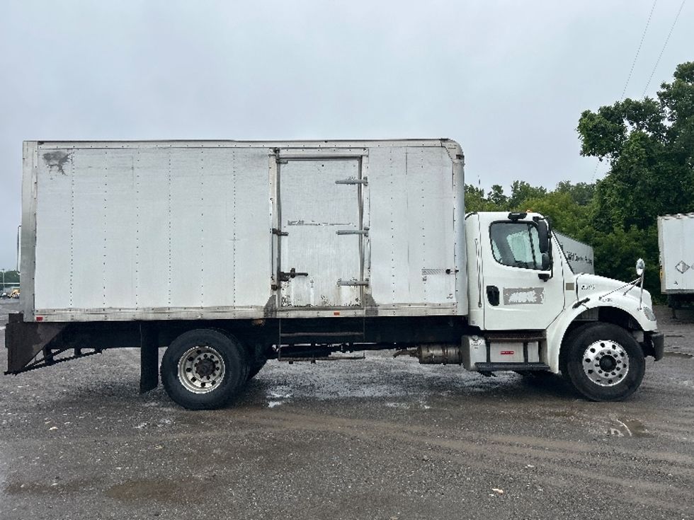 Medium Duty Box Truck-Light and Medium Duty Trucks-Freightliner-2019-M2-Rochester-NY-191,769\n\t\tmiles-$ 32,500 - Image 15