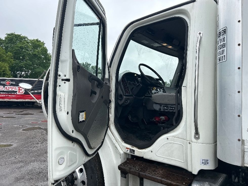 Medium Duty Box Truck-Light and Medium Duty Trucks-Freightliner-2019-M2-Rochester-NY-191,769\n\t\tmiles-$ 32,500 - Image 16