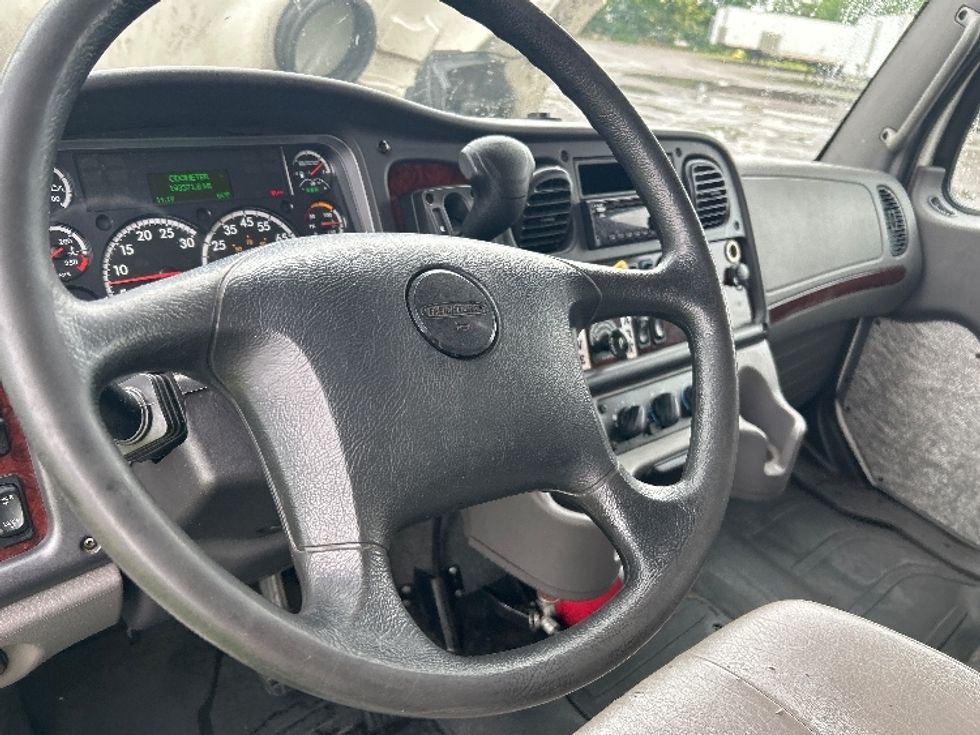 Medium Duty Box Truck-Light and Medium Duty Trucks-Freightliner-2019-M2-Rochester-NY-191,769\n\t\tmiles-$ 32,500 - Image 17