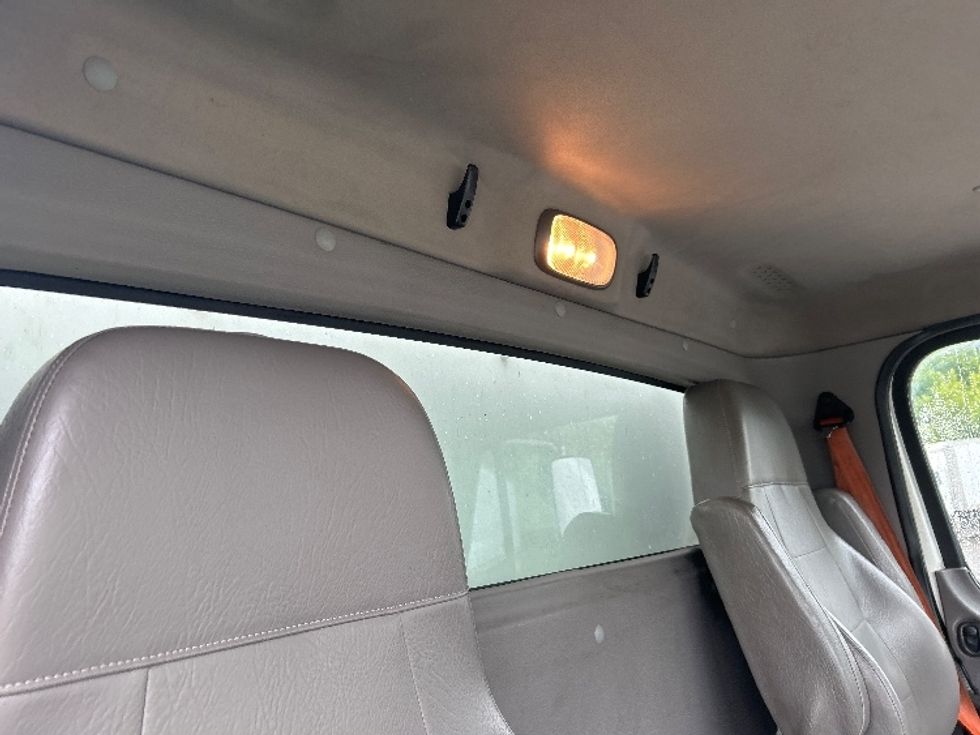 Medium Duty Box Truck-Light and Medium Duty Trucks-Freightliner-2019-M2-Rochester-NY-191,769\n\t\tmiles-$ 32,500 - Image 25