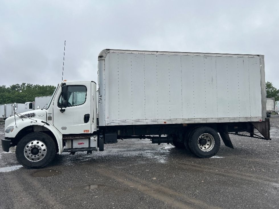 Medium Duty Box Truck-Light and Medium Duty Trucks-Freightliner-2019-M2-Rochester-NY-191,769\n\t\tmiles-$ 32,500 - Image 4