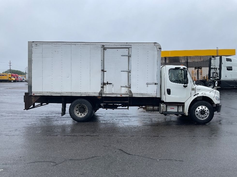 Medium Duty Box Truck-Light and Medium Duty Trucks-Freightliner-2019-M2-Rochester-NY-199,947\n\t\tmiles-$ 31,500 - Image 15