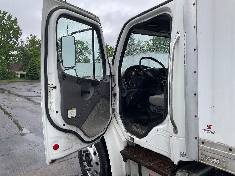 Medium Duty Box Truck-Light and Medium Duty Trucks-Freightliner-2019-M2-Rochester-NY-199,947\n\t\tmiles-$ 31,500 - Image 16