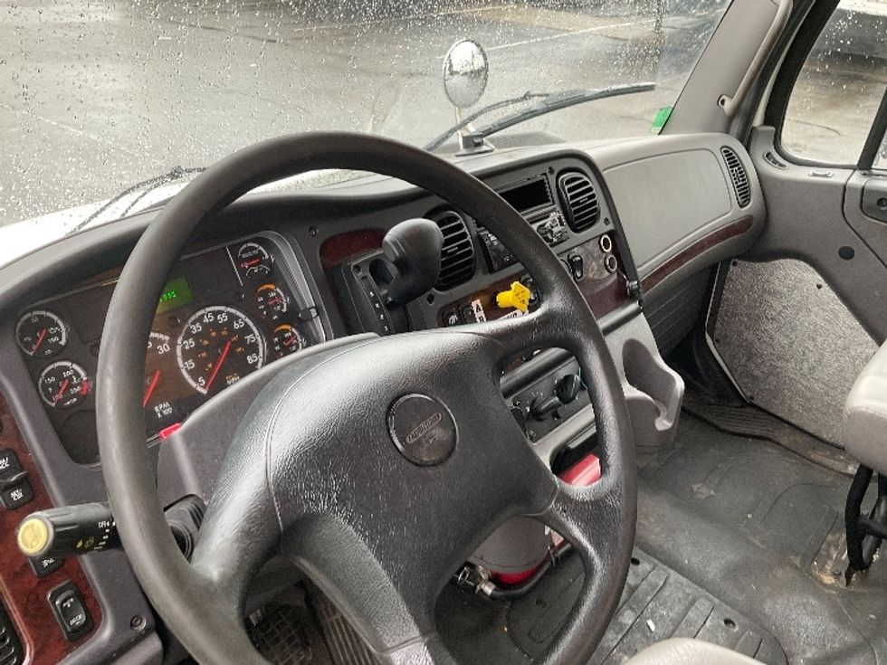 Medium Duty Box Truck-Light and Medium Duty Trucks-Freightliner-2019-M2-Rochester-NY-199,947\n\t\tmiles-$ 31,500 - Image 17