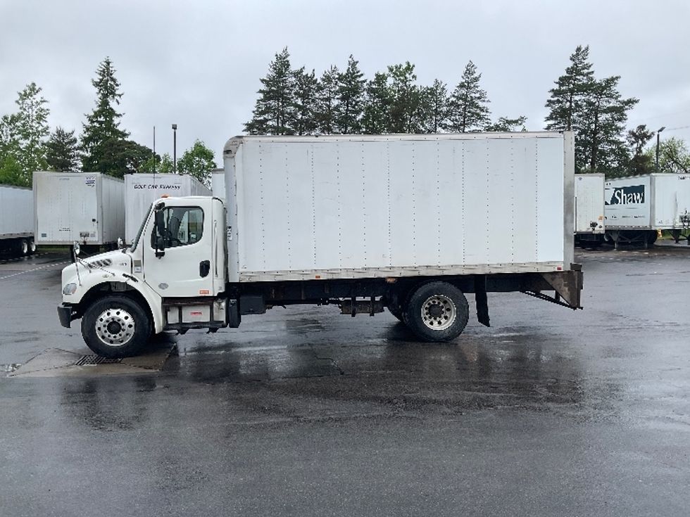 Medium Duty Box Truck-Light and Medium Duty Trucks-Freightliner-2019-M2-Rochester-NY-199,947\n\t\tmiles-$ 31,500 - Image 4