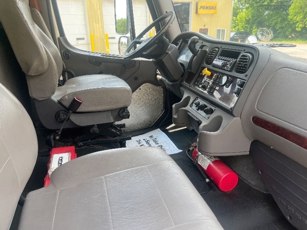 Medium Duty Box Truck-Light and Medium Duty Trucks-Freightliner-2019-M2-Rochester-NY-204,212\n\t\tmiles-$ 31,000 - Image 21