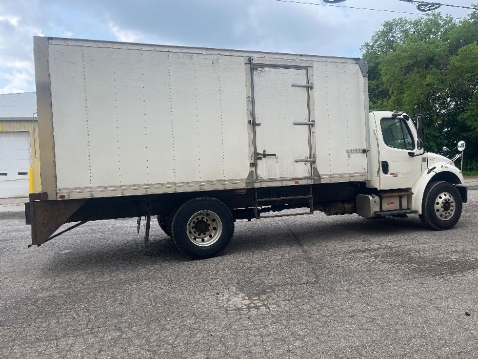 Medium Duty Box Truck-Light and Medium Duty Trucks-Freightliner-2019-M2-Rochester-NY-205,314\n\t\tmiles-$ 30,750 - Image 14