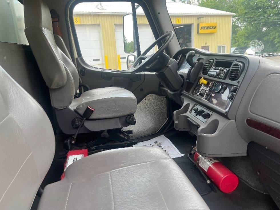 Medium Duty Box Truck-Light and Medium Duty Trucks-Freightliner-2019-M2-Rochester-NY-205,314\n\t\tmiles-$ 30,750 - Image 21