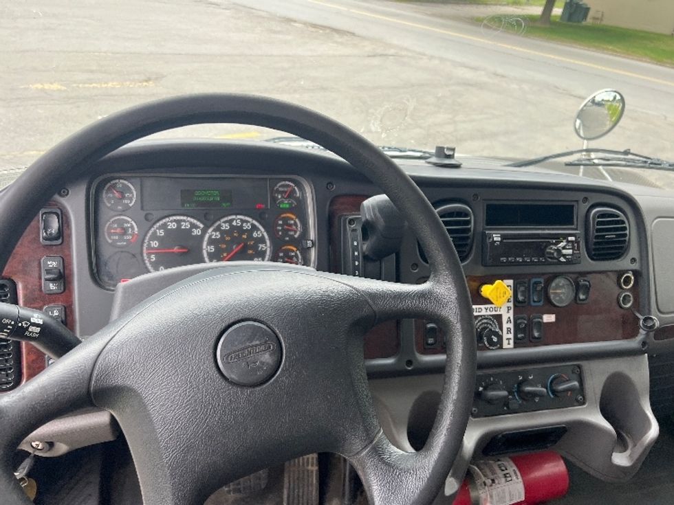 Medium Duty Box Truck-Light and Medium Duty Trucks-Freightliner-2019-M2-Rochester-NY-214,107\n\t\tmiles-$ 29,750 - Image 18