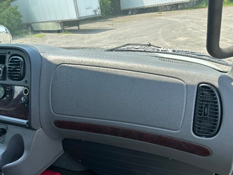 Medium Duty Box Truck-Light and Medium Duty Trucks-Freightliner-2019-M2-Rochester-NY-220,850\n\t\tmiles-$ 29,000 - Image 21