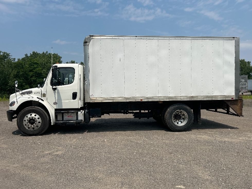 Medium Duty Box Truck-Light and Medium Duty Trucks-Freightliner-2019-M2-Rochester-NY-220,850\n\t\tmiles-$ 29,000 - Image 4