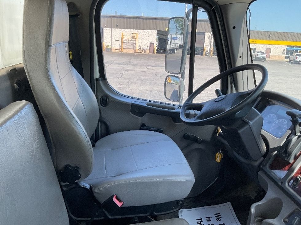 Medium Duty Box Truck-Light and Medium Duty Trucks-Freightliner-2019-M2-Rochester-NY-241,000\n\t\tmiles-$ 37,750 - Image 22