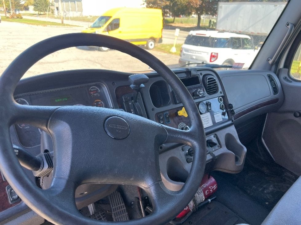 Medium Duty Box Truck-Light and Medium Duty Trucks-Freightliner-2019-M2-Rochester-NY-390,669\n\t\tmiles-$ 21,250 - Image 17