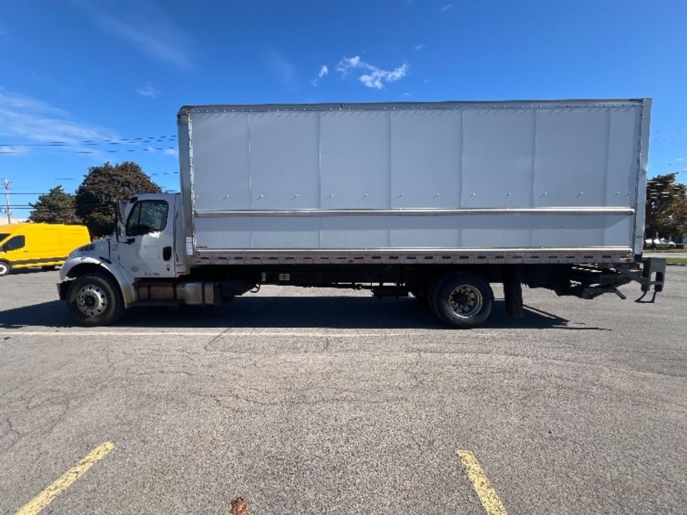 Medium Duty Box Truck-Light and Medium Duty Trucks-Freightliner-2019-M2-Rochester-NY-390,669\n\t\tmiles-$ 21,250 - Image 4
