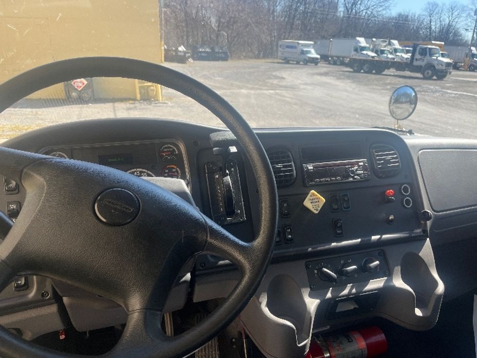 Medium Duty Box Truck-Light and Medium Duty Trucks-Freightliner-2019-M2-Rochester-NY-90,885\n\t\tmiles-$ 51,750 - Image 18