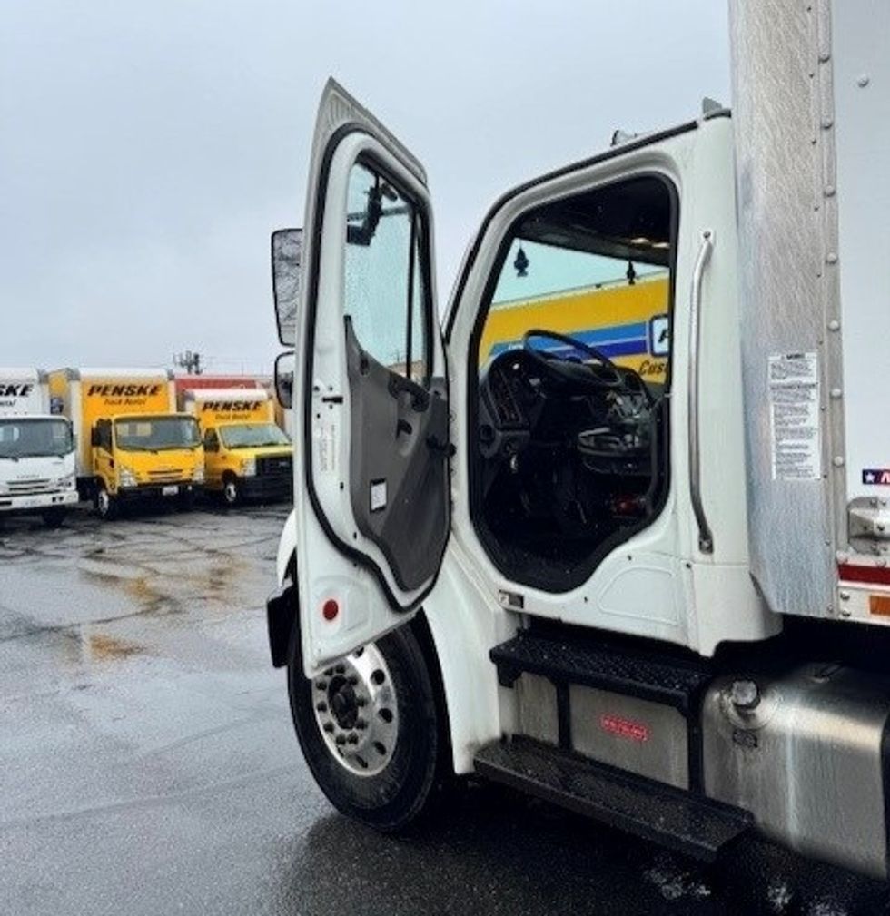 Medium Duty Box Truck-Light and Medium Duty Trucks-Freightliner-2019-M2-Rockville-MD-254,068\n\t\tmiles-$ 38,000 - Image 15
