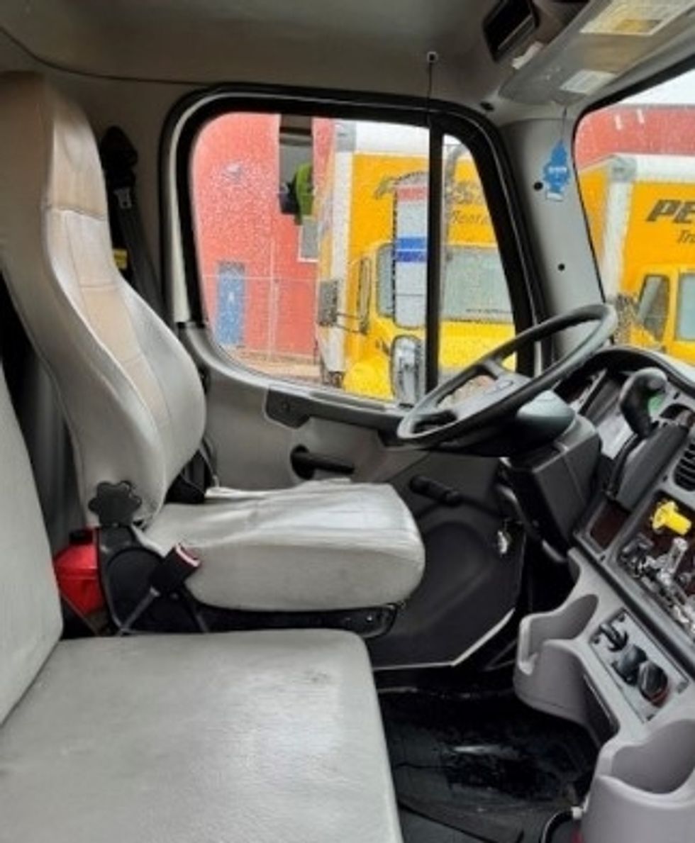 Medium Duty Box Truck-Light and Medium Duty Trucks-Freightliner-2019-M2-Rockville-MD-254,068\n\t\tmiles-$ 38,000 - Image 22