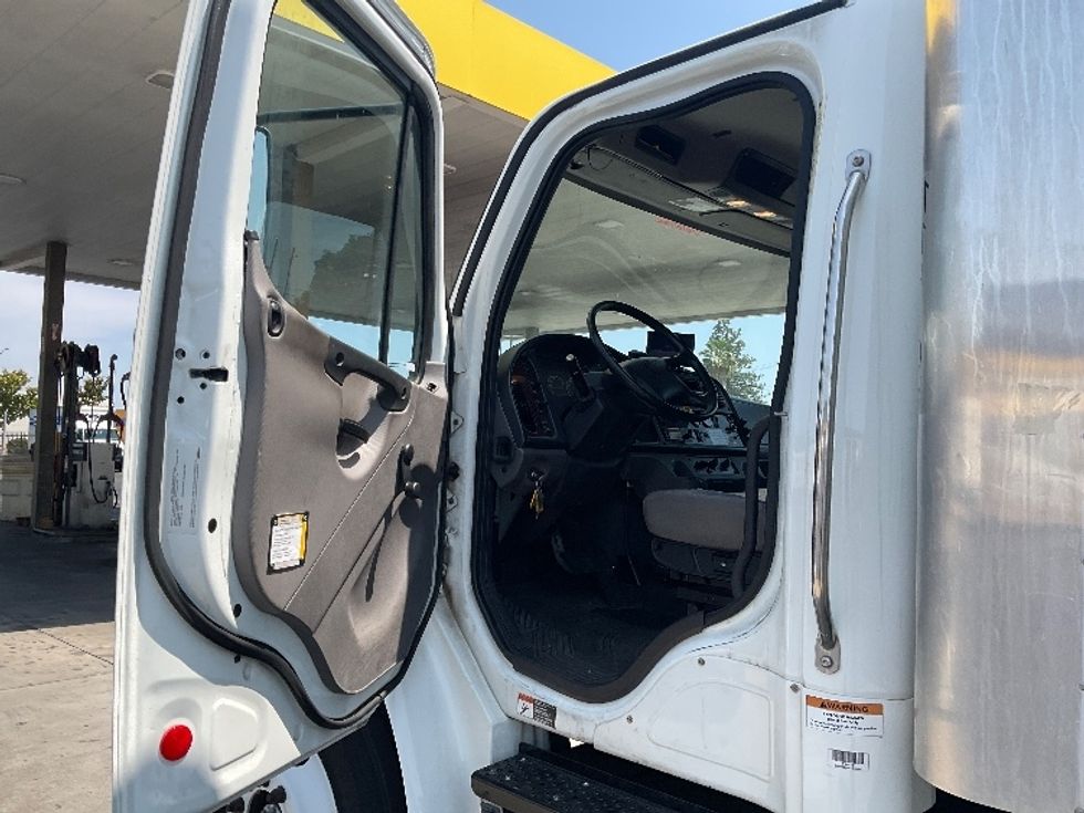 Medium Duty Box Truck-Light and Medium Duty Trucks-Freightliner-2019-M2-Sacramento-CA-47,849\n\t\tmiles-$ 67,250 - Image 16
