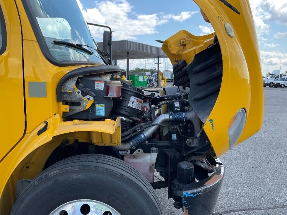 Medium Duty Box Truck-Light and Medium Duty Trucks-Freightliner-2019-M2-Saint Laurent-PQ-248,854\n\t\tkm-$ 62,500 - Image 23