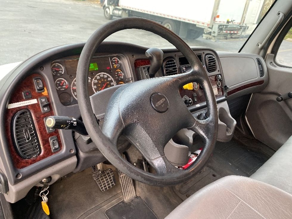Medium Duty Box Truck-Light and Medium Duty Trucks-Freightliner-2019-M2-Salem-VA-204,789\n\t\tmiles-$ 49,500 - Image 17