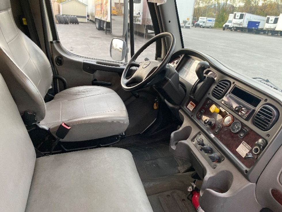 Medium Duty Box Truck-Light and Medium Duty Trucks-Freightliner-2019-M2-Salem-VA-204,789\n\t\tmiles-$ 49,500 - Image 22