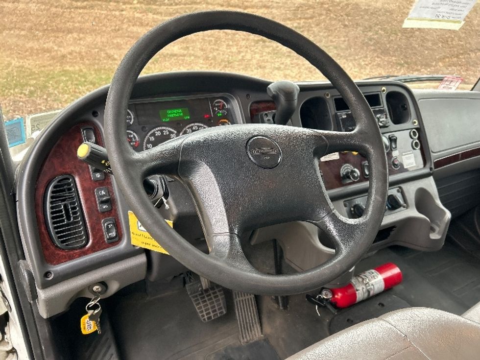 Medium Duty Box Truck-Light and Medium Duty Trucks-Freightliner-2019-M2-Salem-VA-410,278\n\t\tmiles-$ 21,000 - Image 17