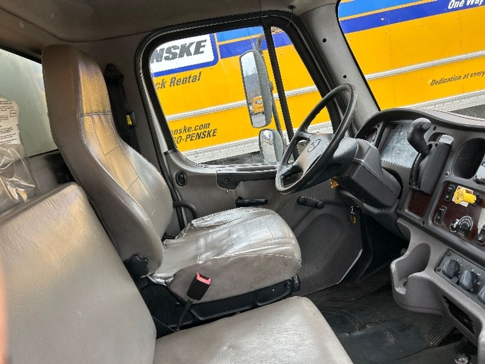 Medium Duty Box Truck-Light and Medium Duty Trucks-Freightliner-2019-M2-Salem-VA-410,278\n\t\tmiles-$ 21,000 - Image 22