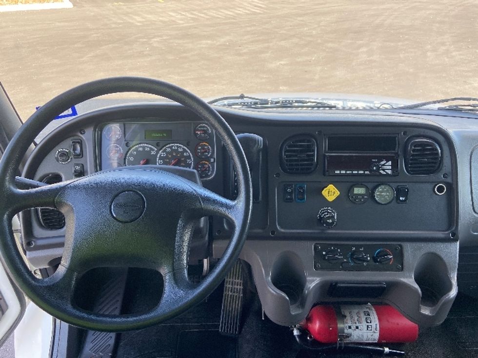 Medium Duty Box Truck-Light and Medium Duty Trucks-Freightliner-2019-M2-San Antonio-TX-112,119\n\t\tmiles-$ 62,750 - Image 17