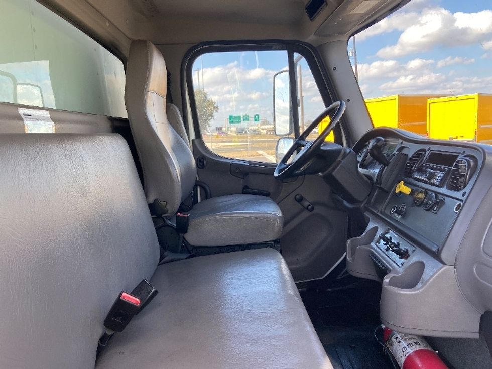 Medium Duty Box Truck-Light and Medium Duty Trucks-Freightliner-2019-M2-San Antonio-TX-112,119\n\t\tmiles-$ 62,750 - Image 21