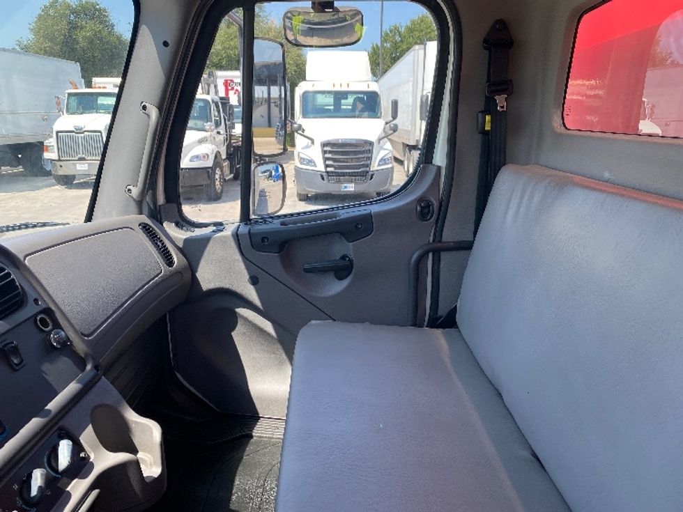 Medium Duty Box Truck-Light and Medium Duty Trucks-Freightliner-2019-M2-San Antonio-TX-119,396\n\t\tmiles-$ 59,750 - Image 21