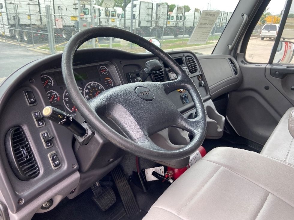 Medium Duty Box Truck-Light and Medium Duty Trucks-Freightliner-2019-M2-San Antonio-TX-130,724\n\t\tmiles-$ 61,500 - Image 17