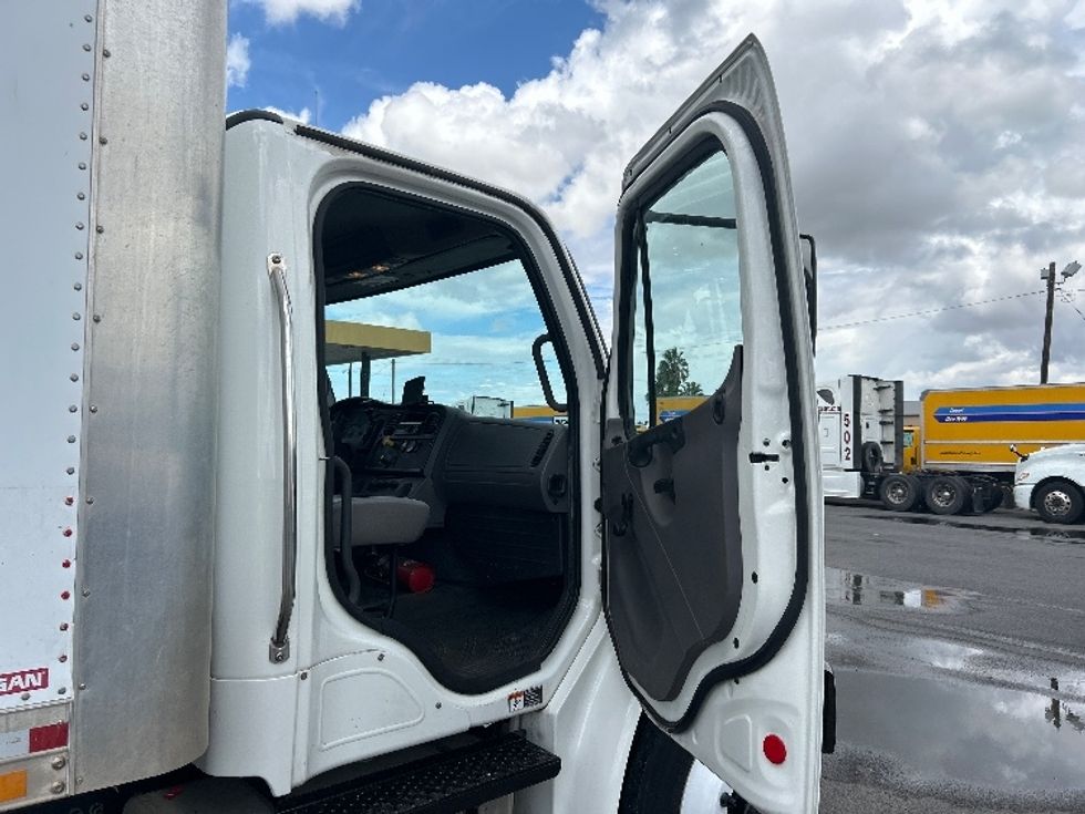 Medium Duty Box Truck-Light and Medium Duty Trucks-Freightliner-2019-M2-San Antonio-TX-218,188\n\t\tmiles-$ 45,750 - Image 19