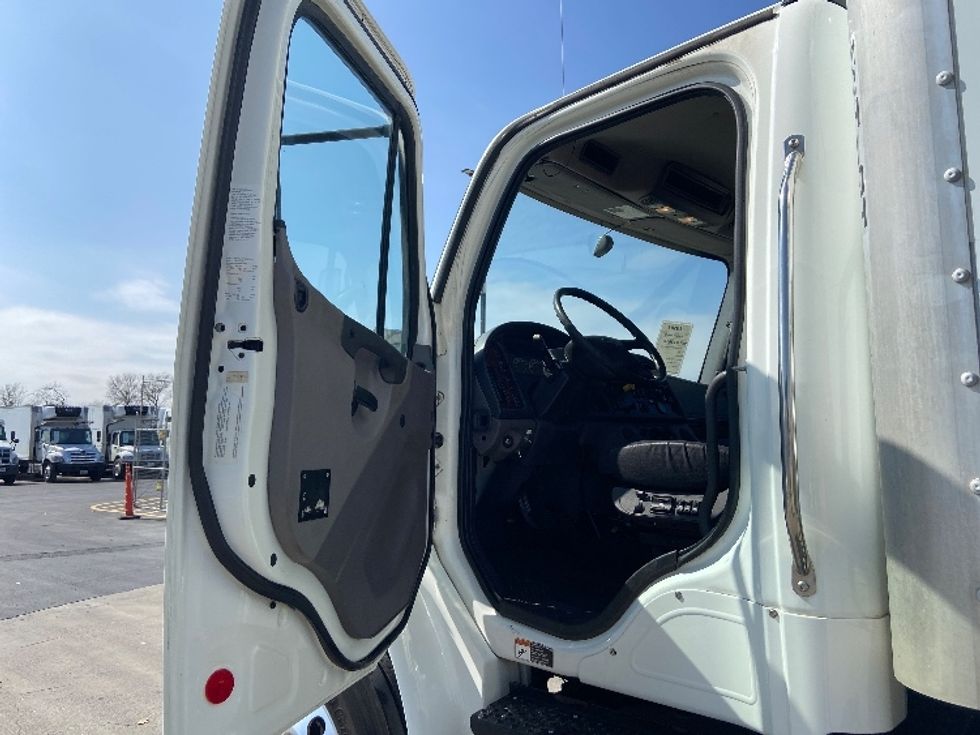 Medium Duty Box Truck-Light and Medium Duty Trucks-Freightliner-2019-M2-San Antonio-TX-276,073\n\t\tmiles-$ 24,500 - Image 16