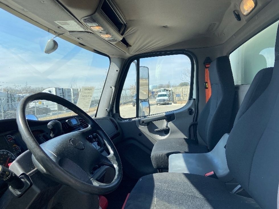 Medium Duty Box Truck-Light and Medium Duty Trucks-Freightliner-2019-M2-San Antonio-TX-276,073\n\t\tmiles-$ 24,500 - Image 19