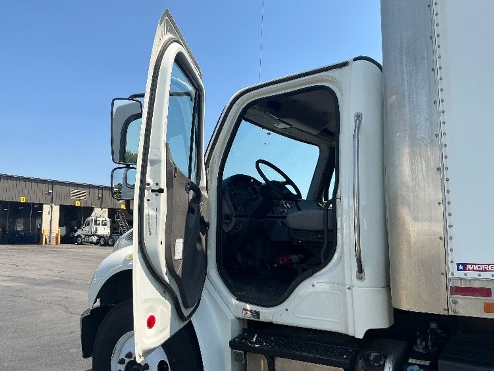 Medium Duty Box Truck-Light and Medium Duty Trucks-Freightliner-2019-M2-San Antonio-TX-316,000\n\t\tmiles-$ 28,500 - Image 16