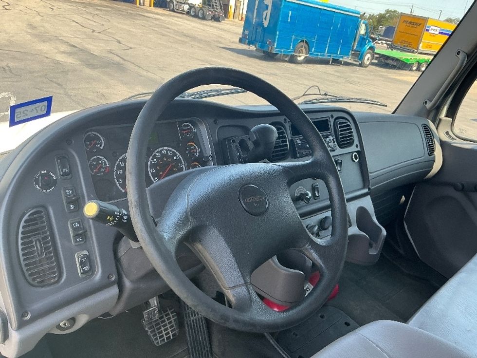 Medium Duty Box Truck-Light and Medium Duty Trucks-Freightliner-2019-M2-San Antonio-TX-316,000\n\t\tmiles-$ 28,500 - Image 17