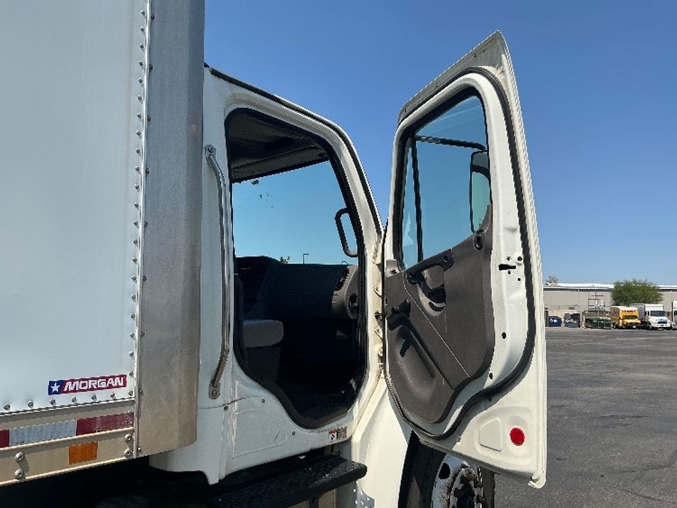 Medium Duty Box Truck-Light and Medium Duty Trucks-Freightliner-2019-M2-San Antonio-TX-316,000\n\t\tmiles-$ 28,500 - Image 20