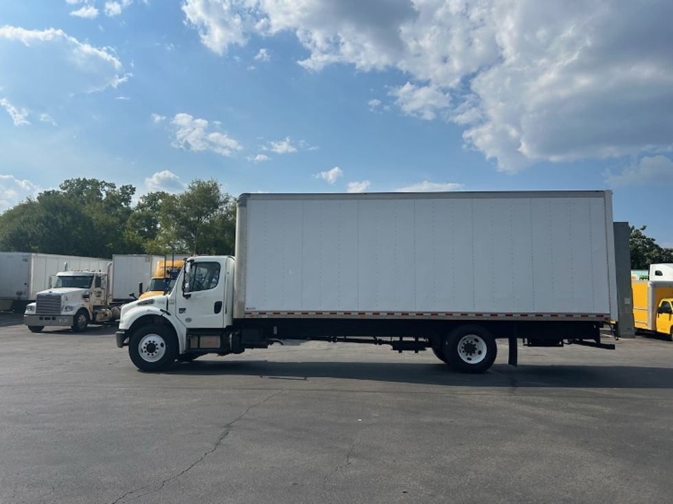 Medium Duty Box Truck-Light and Medium Duty Trucks-Freightliner-2019-M2-San Antonio-TX-316,000\n\t\tmiles-$ 28,500 - Image 4
