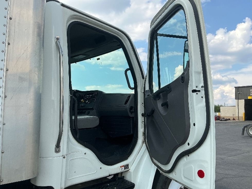 Medium Duty Box Truck-Light and Medium Duty Trucks-Freightliner-2019-M2-San Antonio-TX-346,769\n\t\tmiles-$ 23,750 - Image 20